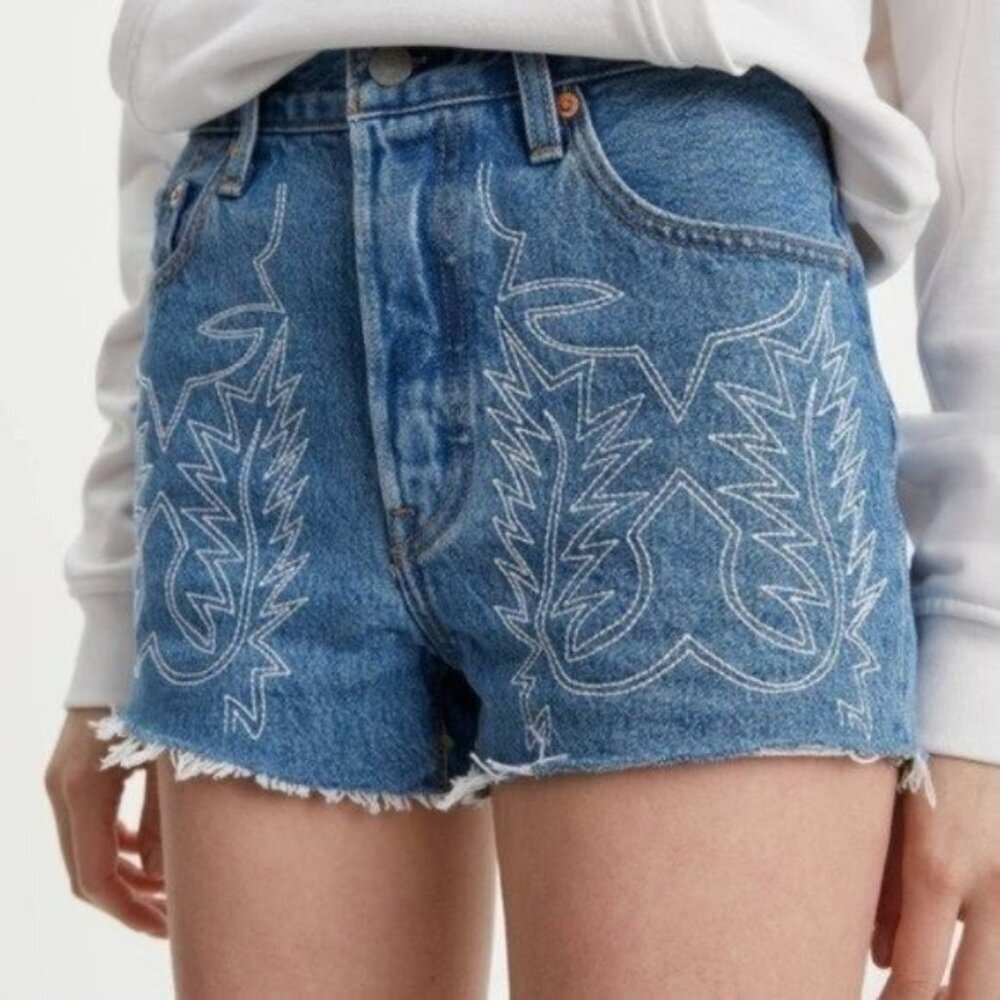 NWT Levis 501 High Rise Embroidered Light Blue Wash Denim Jean Shorts Size 24
